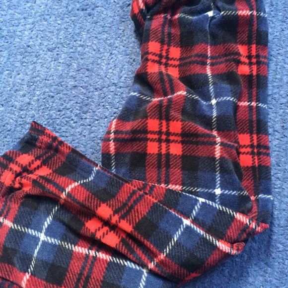 Carter’s PJs - Picture 5 of 8